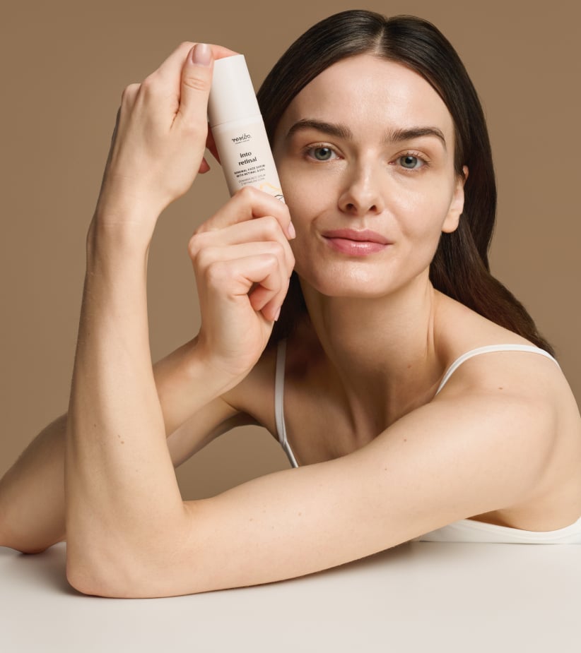 Into Retinal odnawiające serum z retinalem 0,05%